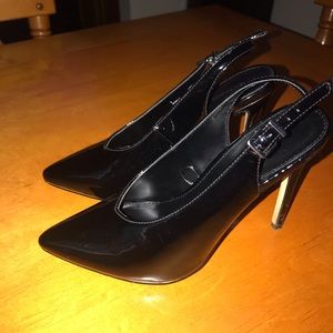 Ankle strap patent leather pumps